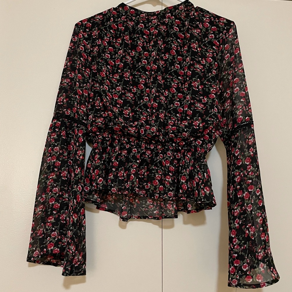 Lulu’s Floral Bell Sleeve Boho Top